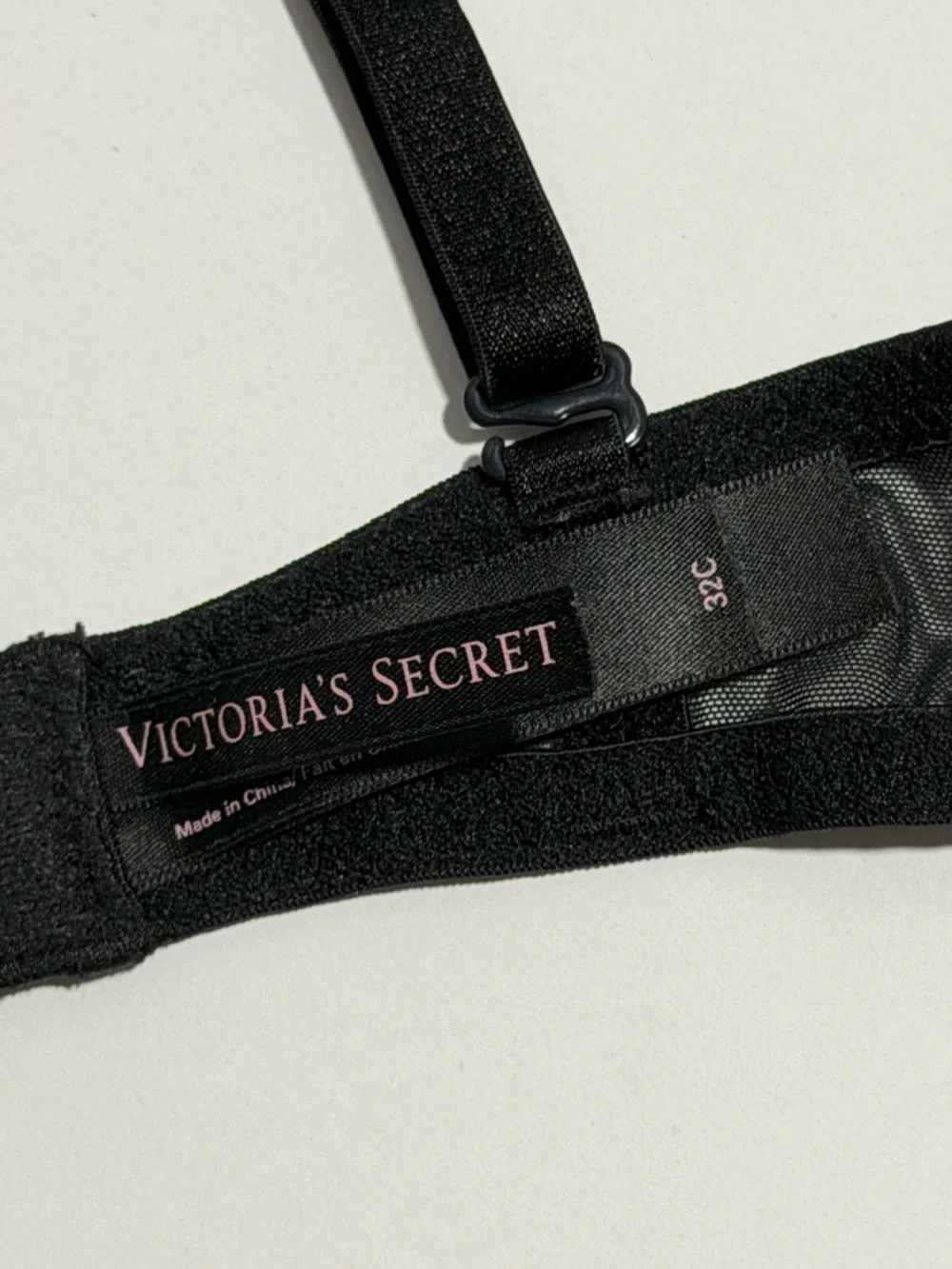 Victoria’s Secret Gorgeous Plunge Lace Bra, 32C